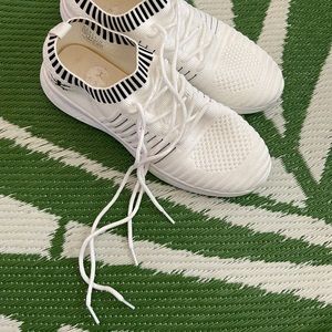*sold* WORN ONCE White w/black trim mesh Danskin lace up stretch sneaker